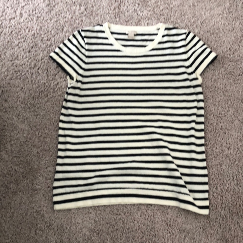 Short sleeve sweater